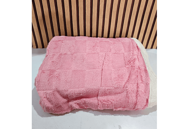 COBERTOR ABORREGADO KING SIZE ESTAMPADO CUADROS (2.20M x 2.40M)