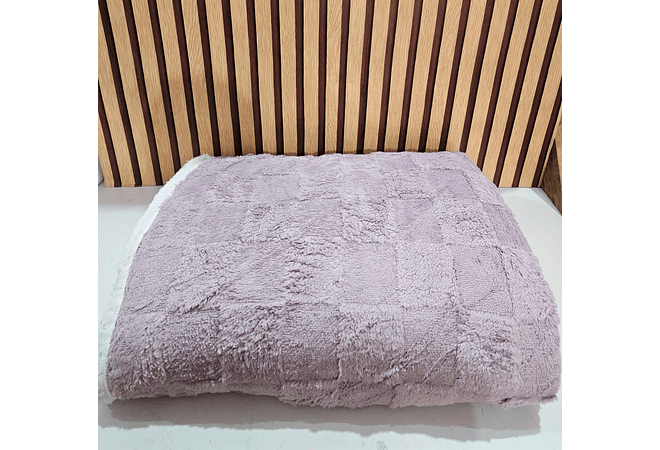 COBERTOR ABORREGADO MATRIMONIAL ESTAMPADO CUADROS (2.20M x 1.90M)