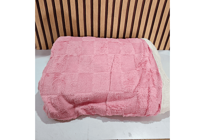 COBERTOR ABORREGADO MATRIMONIAL ESTAMPADO CUADROS (2.20M x 1.90M)