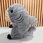 PELUCHE DISEÑO TIBURÓN CON FRAZADA MOD# 018 🦈🥰 - Miniatura 7
