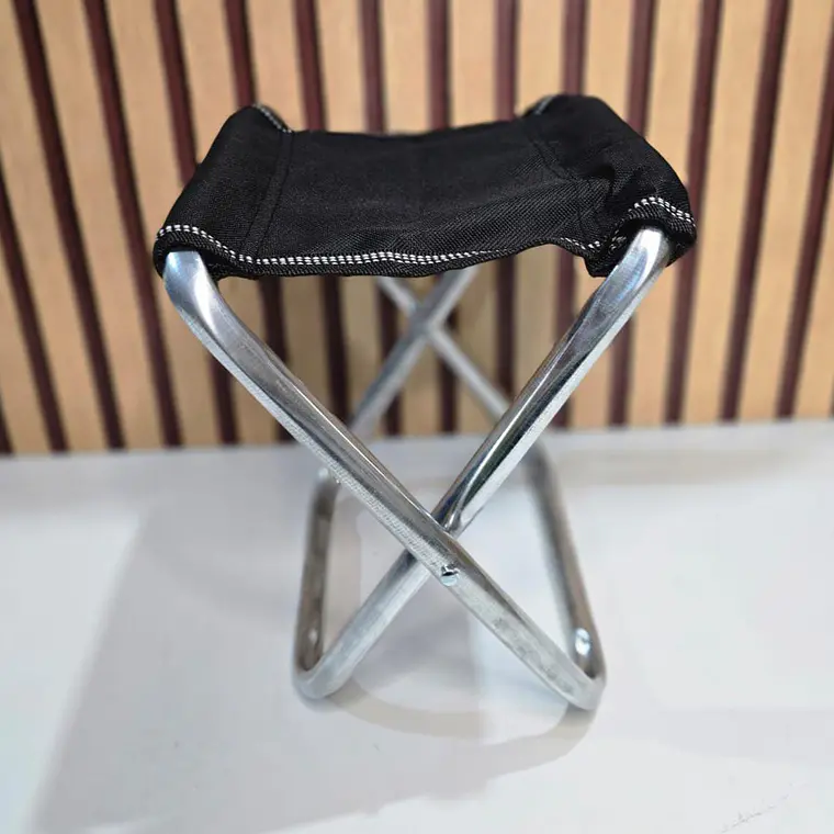 BANCO NEGRO PLEGABLE (PEQUEÑO) MOD# HWY-0402🪑 2