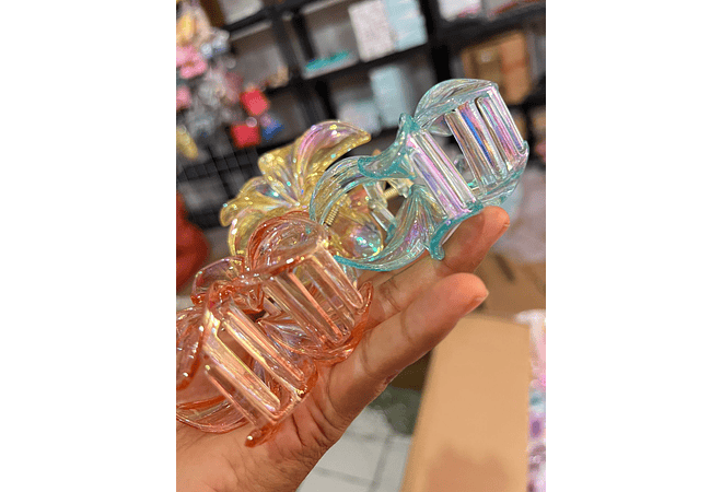 DOCENA DE PINZAS HAWAIANA PARA EL CABELLO VARIOS MODELOS🌸🌺🪻