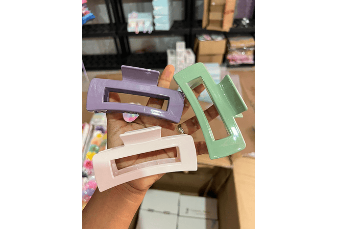 DOCENA DE PINZAS HAWAIANA PARA EL CABELLO VARIOS MODELOS🌸🌺🪻