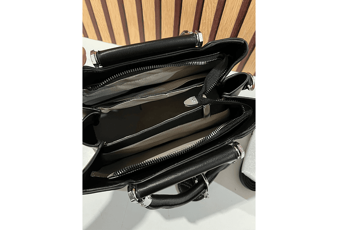 BOLSA DE MANO CON COLGANTE MOD# Y861 👜