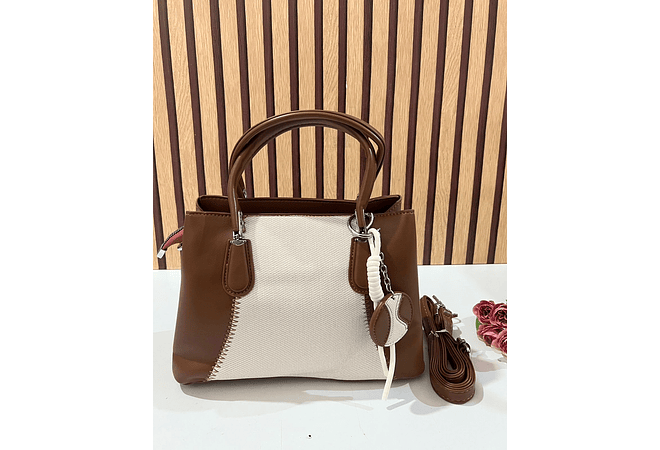 BOLSO DE MANO CON COLGANTE MOD# Y864👜