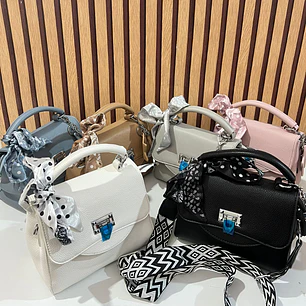 CROSS BODY CON COLGANTE LLAVERITO ESTRELLA MOD# Y805 💫⭐