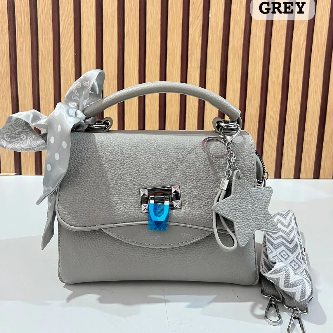 CROSS BODY CON COLGANTE LLAVERITO ESTRELLA MOD# Y805 💫⭐ 7