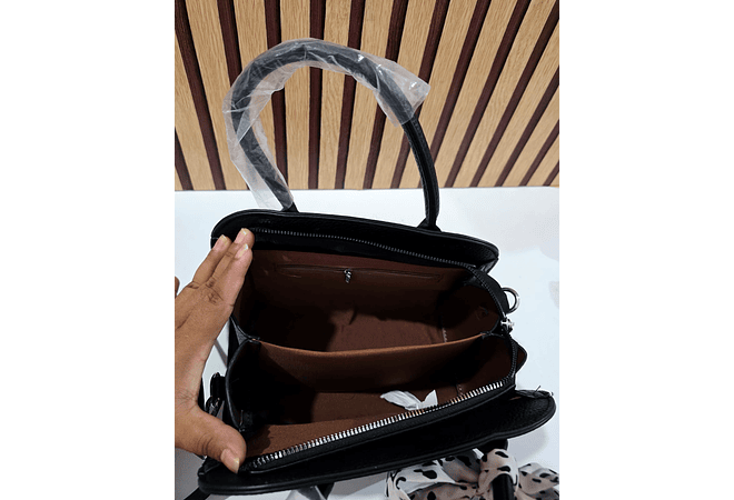 👜 BOLSO CON CINTA MOD# F831