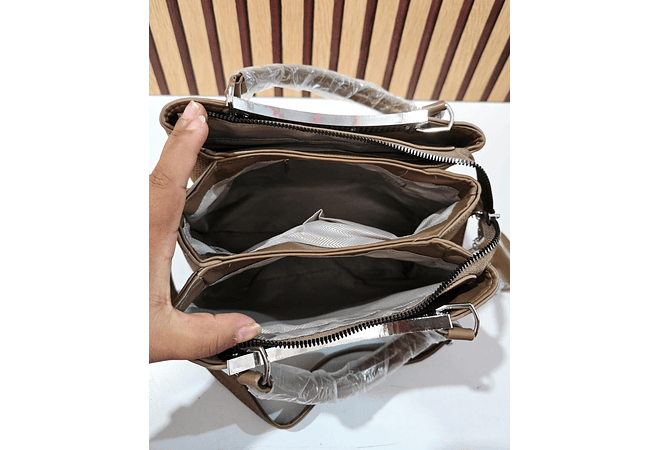 BOLSO DE MANO CON MONEDERITO (LLAVERITO) MOD# N8868