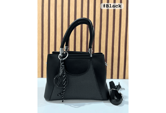 BOLSA DE MANO CON COLGANTE MOD# Y861 👜