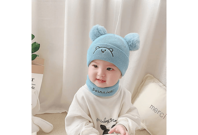 GORRITO PARA BEBÉS CON 2 POMPONES + BUFANDA CORTA (LOVE ME MORE) MOD #708