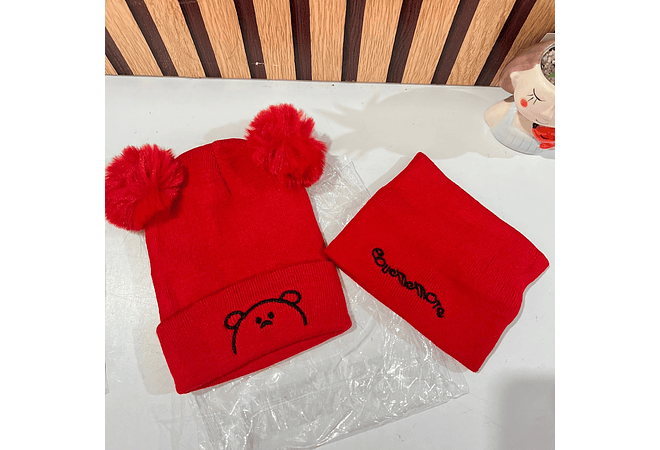 GORRITO PARA BEBÉS CON 2 POMPONES + BUFANDA CORTA (LOVE ME MORE) MOD #708