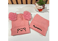 GORRITO PARA BEBÉS CON 2 POMPONES + BUFANDA CORTA (LOVE ME MORE) MOD #708