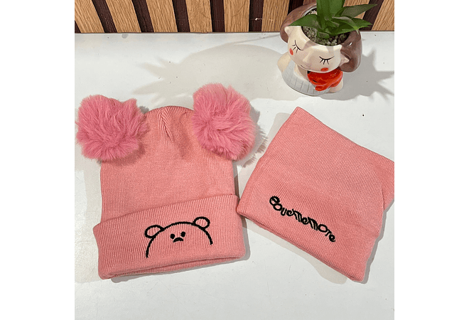 GORRITO PARA BEBÉS CON 2 POMPONES + BUFANDA CORTA (LOVE ME MORE) MOD #708