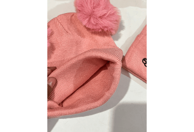 GORRITO PARA BEBÉS CON 2 POMPONES + BUFANDA CORTA (LOVE ME MORE) MOD #708