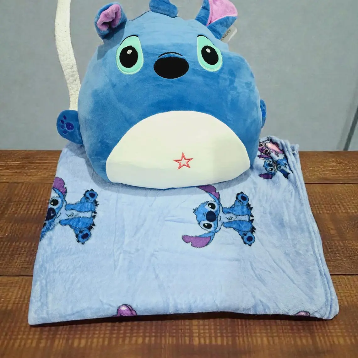 PELUCHE ALMOHADA STITCH CON FRAZADA MOD# 328ABN 4