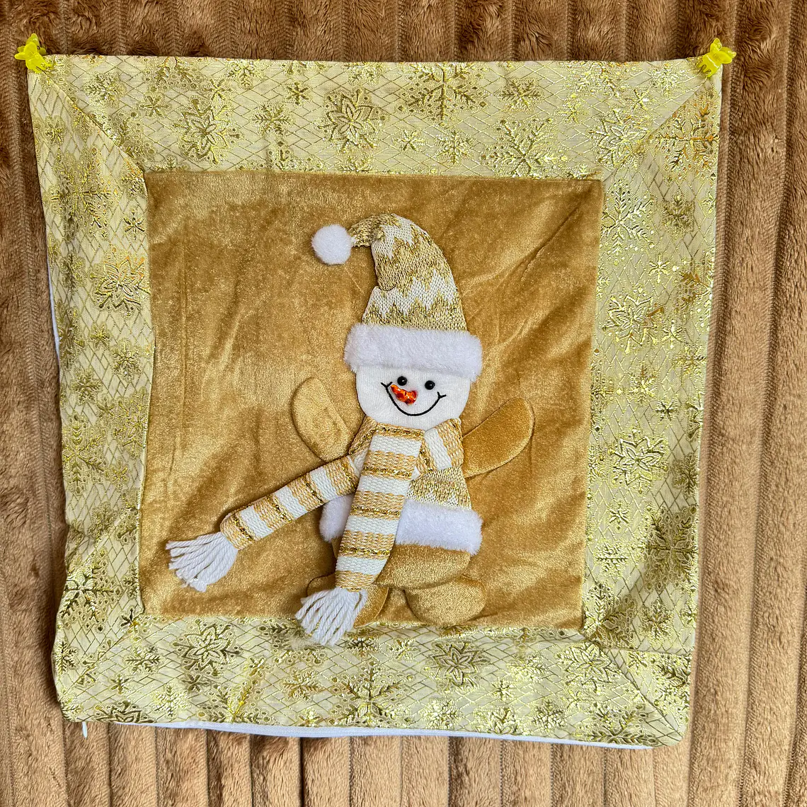 FUNDA NAVIDEÑA DORADA SANTA, RENO O MUÑECO MOD# NH31-6X08 3