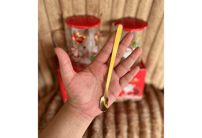 TAZA DE VIDRIO CON TAPA Y CUCHARA DISEÑO NAVIDEÑO DE 500ML MOD# B2116-5X83☃️🎄