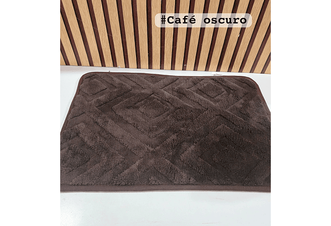 TAPETE SUAVE ESTILO ROMBOS 60 X 39CM  MOD# T-30111