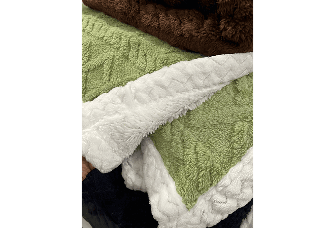 COBERTOR ABORREGADO MATRIMONIAL DISEÑO TRENZADO 190 CM X 220 CM MOD# T-30341 (AGREGAR BOLSA)