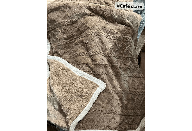 COBERTOR ABORREGADO MATRIMONIAL DISEÑO TRENZADO 190 CM X 220 CM MOD# T-30341 (AGREGAR BOLSA)