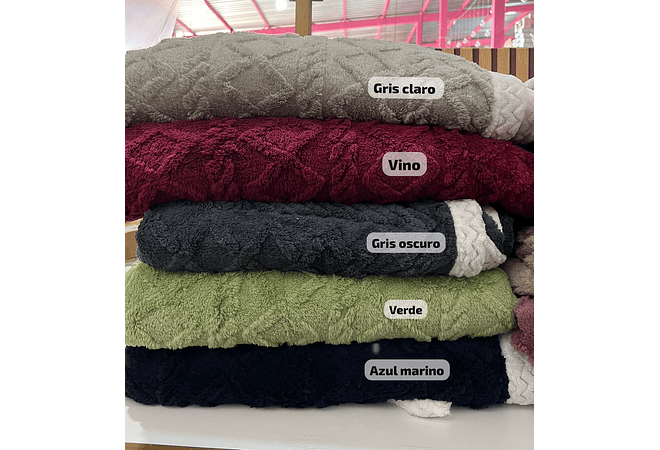 COBERTOR ABORREGADO MATRIMONIAL DISEÑO TRENZADO 190 CM X 220 CM MOD# T-30341 (AGREGAR BOLSA)