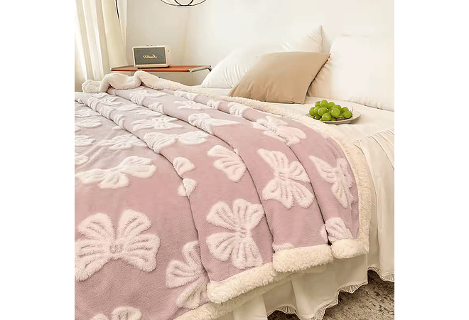 COBIJA ABORREGADA  MATRIMONIAL 1.8 × 2M CON RELIEVE DE MOÑOS MODELO #T-30425