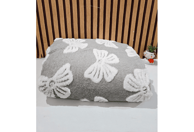 COBIJA ABORREGADA  MATRIMONIAL 1.8 × 2M CON RELIEVE DE MOÑOS MODELO #T-30425