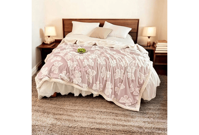 COBIJA ABORREGADA  MATRIMONIAL 1.8 × 2M CON RELIEVE DE MOÑOS MODELO #T-30425