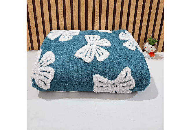 COBIJA ABORREGADA  MATRIMONIAL 1.8 × 2M CON RELIEVE DE MOÑOS MODELO #T-30425