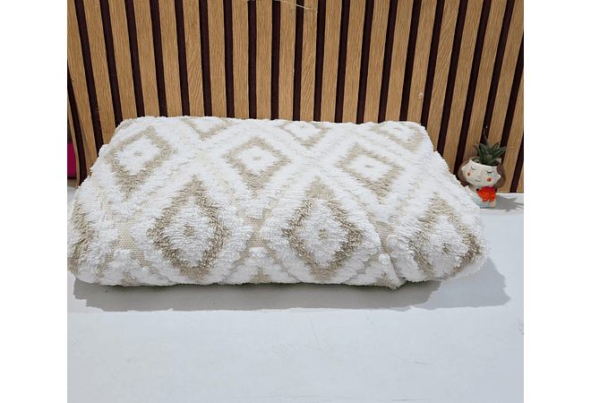 COBERTOR QUEEN SIZE DE 2 X 2.2M DISEÑO ROMBOS MOD# T-30607 (AGREGAR BOLSA)