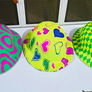 DOCENA DE SOMBREROS, CORBATA,MOÑO YANTIFAZ PARA FIESTA /COLORES NEON  🥳 🎉 👔🎩