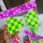 DOCENA DE SOMBREROS, CORBATA,MOÑO YANTIFAZ PARA FIESTA /COLORES NEON  🥳 🎉 👔🎩 - Miniatura 5