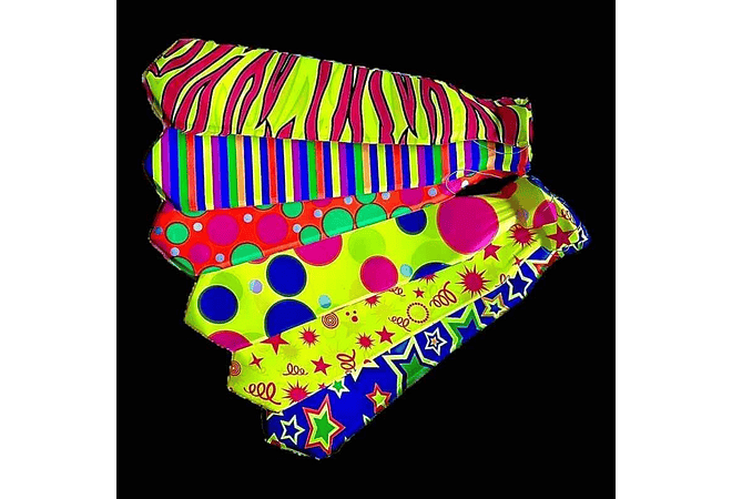 DOCENA DE SOMBREROS, CORBATA,MOÑO YANTIFAZ PARA FIESTA /COLORES NEON  🥳 🎉 👔🎩