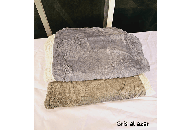 COBIJA ABORREGADA 180x200CM RELIEVE MARIPOSA MOD#20006