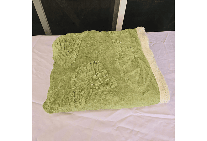 COBIJA ABORREGADA 180x200CM RELIEVE MARIPOSA MOD#20006