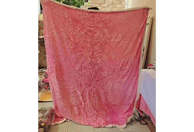 COBIJA ABORREGADA 180x200CM RELIEVE MARIPOSA MOD#20006