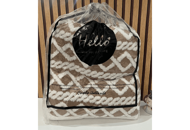 COBIJA ABORREGADA MATRIMONIAL (DISEÑO TRENZADO)200 CM X 180 CM MOD# T-30424 (AGREGAR BOLSA)