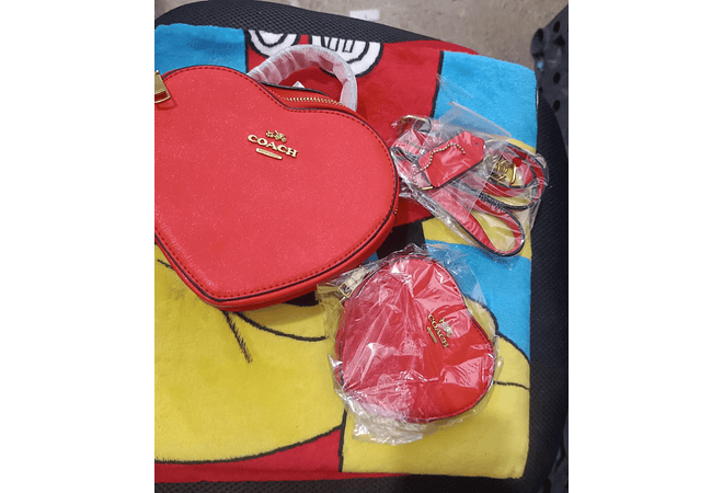 DUO BOLSITA + MONEDERO DISEÑO CORAZÓN  IMITACION COACH MOD# CAO