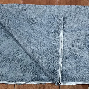 ALFOMBRA DE PISO 1.30CM X 1.90CM DE PELO ALTO