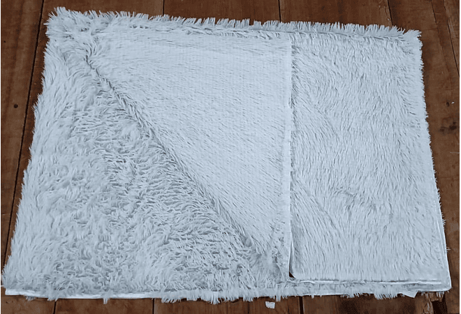 ALFOMBRA DE PISO 1.30CM X 1.90CM DE PELO ALTO