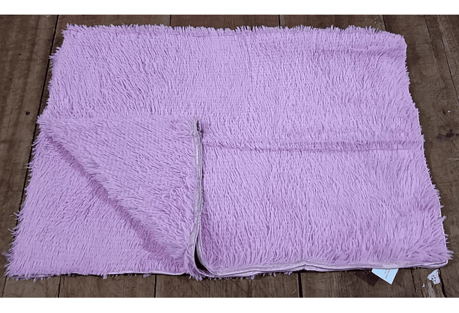 ALFOMBRA DE PISO 1.30CM X 1.90CM DE PELO ALTO