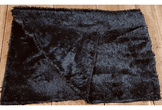 ALFOMBRA DE PISO 1.30CM X 1.90CM DE PELO ALTO