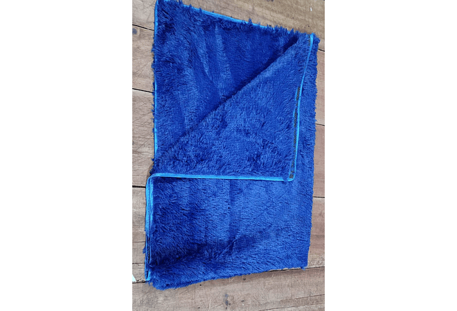 ALFOMBRA DE PISO 1.30CM X 1.90CM DE PELO ALTO