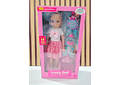 MUÑECA GRANDE LOVELY DOLL CON ACCESORIOS Y SONIDO (AL AZAR) MOD#