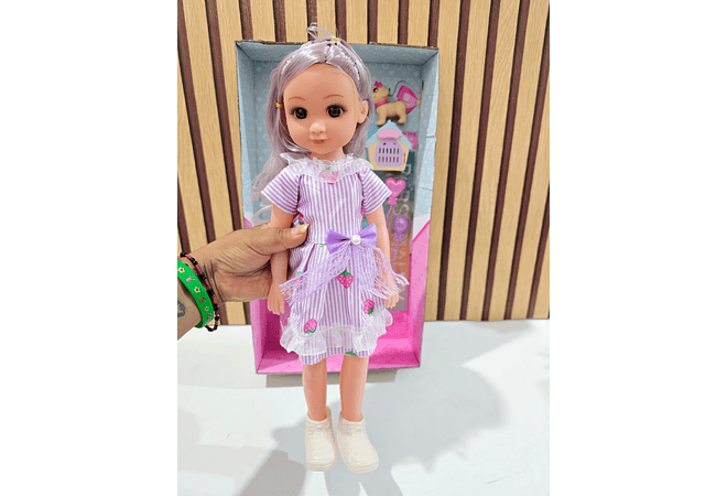 MUÑECA GRANDE LOVELY DOLL CON ACCESORIOS Y SONIDO (AL AZAR) MOD#