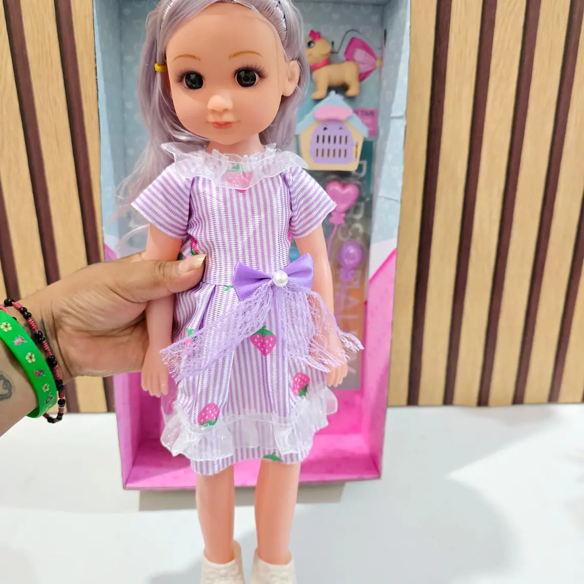 MUÑECA GRANDE LOVELY DOLL CON ACCESORIOS Y SONIDO (AL AZAR) MOD# 7