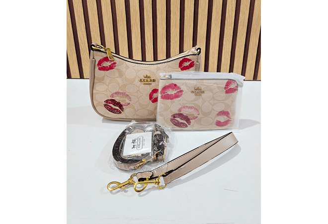 COMBO DE CROSS BODY + MONEDERO IMITACIÓN COACH MOD# LCC-302