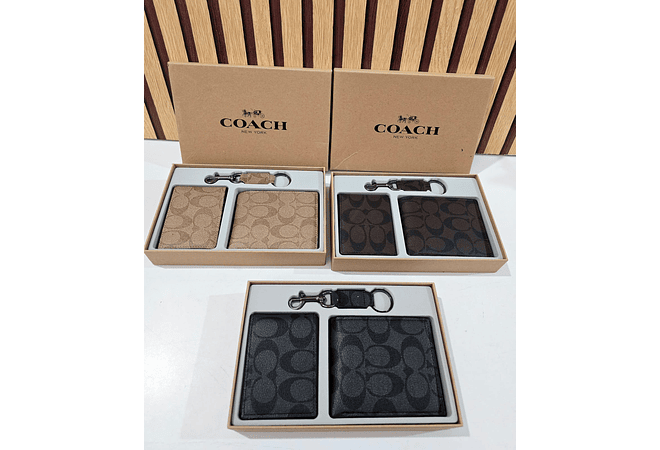 SET DE CARTERA + TARJETERO + LLAVERO IMITACIÓN COACH MOD# CHC-005