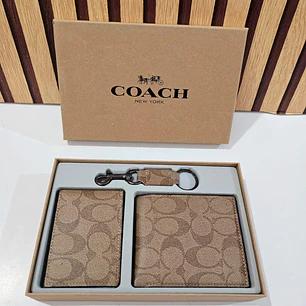 SET DE CARTERA + TARJETERO + LLAVERO IMITACIÓN COACH MOD# CHC-005 REINGRESO 